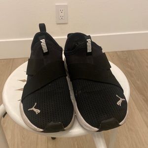 Puma slip on sneakers - used: some wear on the inside